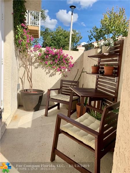 8464 Lagos De Campo Boulevard, Unit 8464 Tamarac, FL 33321 - Photo 32 of 36