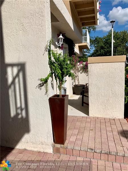 8464 Lagos De Campo Boulevard, Unit 8464 Tamarac, FL 33321 - Photo 35 of 36