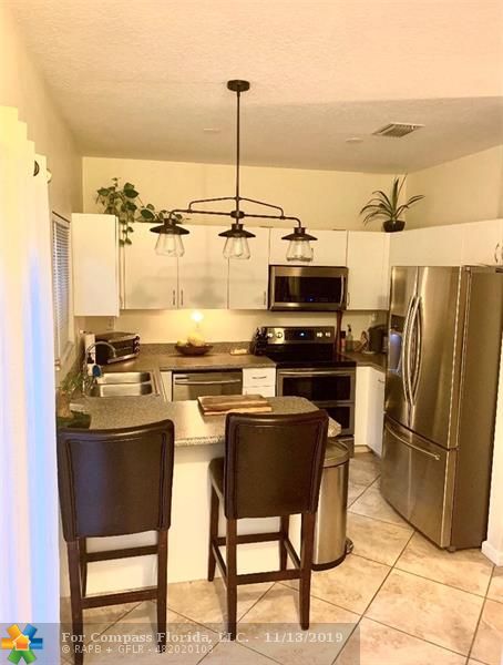 8464 Lagos De Campo Boulevard, Unit 8464 Tamarac, FL 33321 - Photo 5 of 36