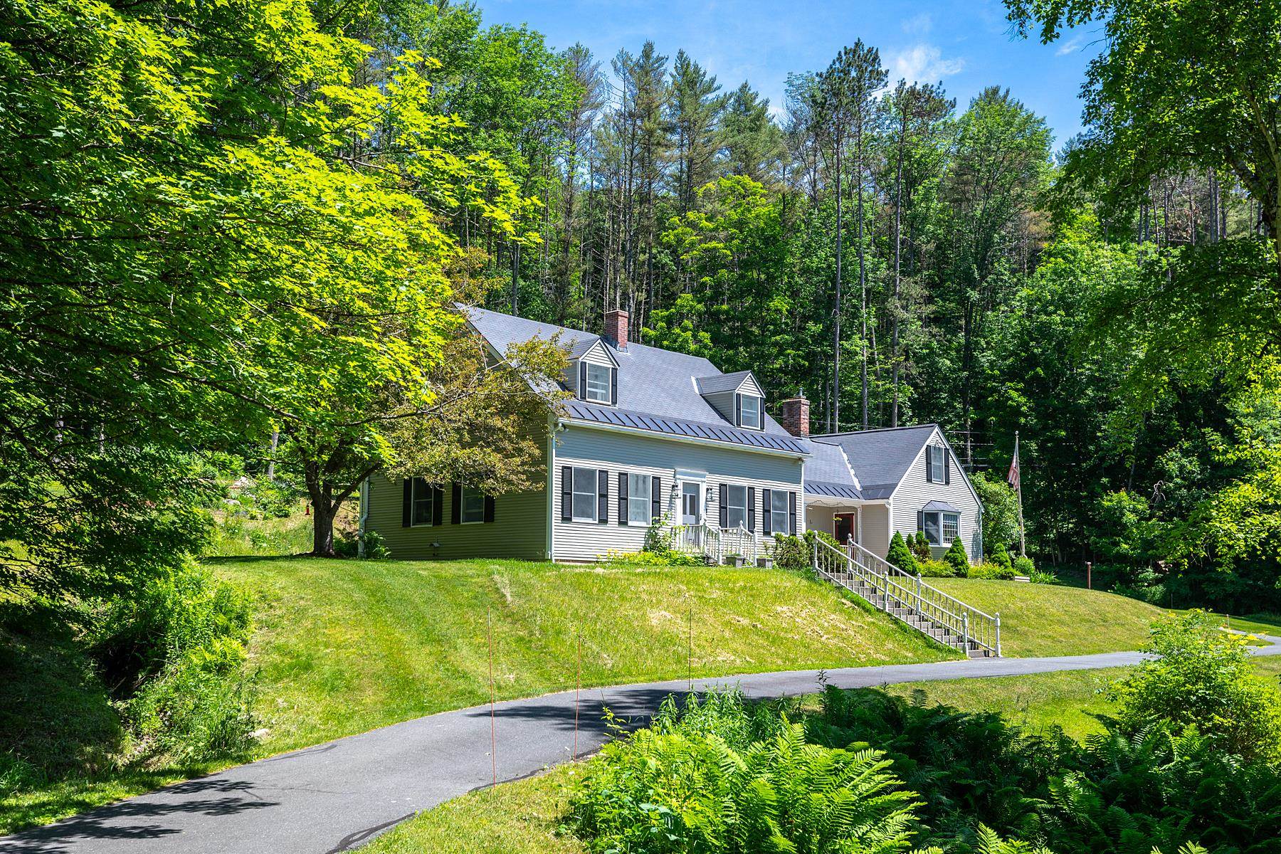 86 Willow Brook Road Woodstock, VT 05091 - Photo 2 of 28 Gallery Image 2