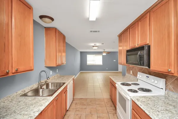 $1,750 | 11899 Algonquin Drive, Unit 1, Houston, TX 77089