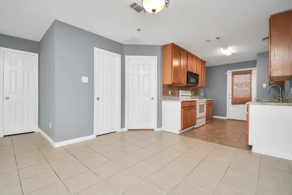 $1,750 | 11899 Algonquin Drive, Unit 1, Houston, TX 77089