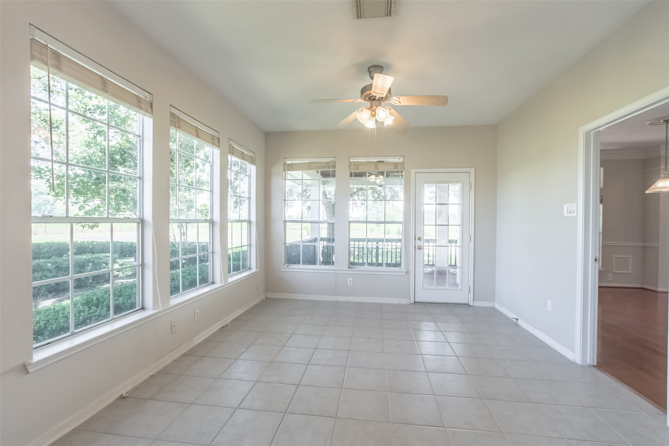 4903 Bowser Road Fulshear, TX 77441 - Photo 17 of 50 Sunroom with beautiful natural light