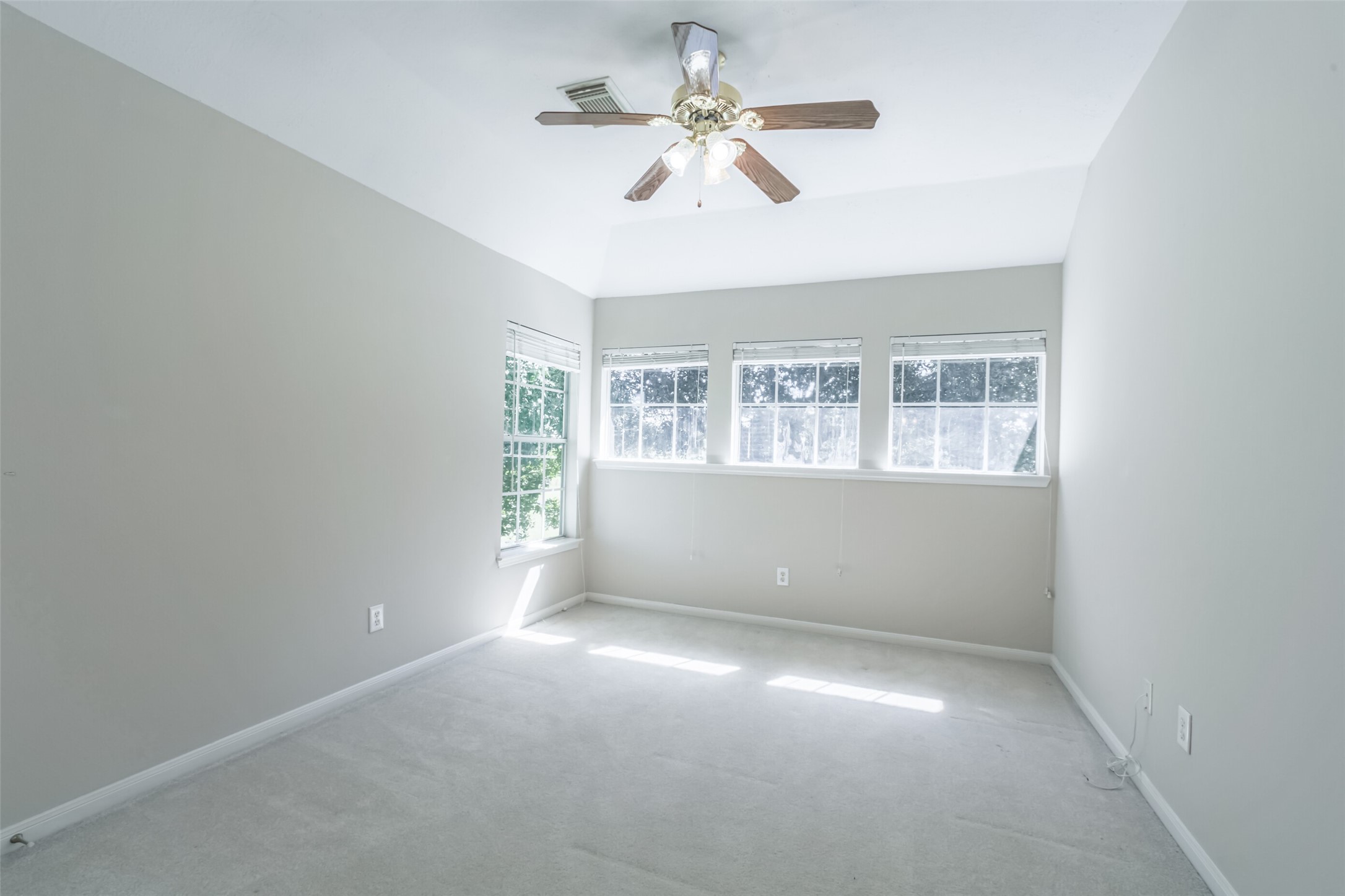 4903 Bowser Road Fulshear, TX 77441 - Photo 24 of 50 Secondary bedroom upstairs