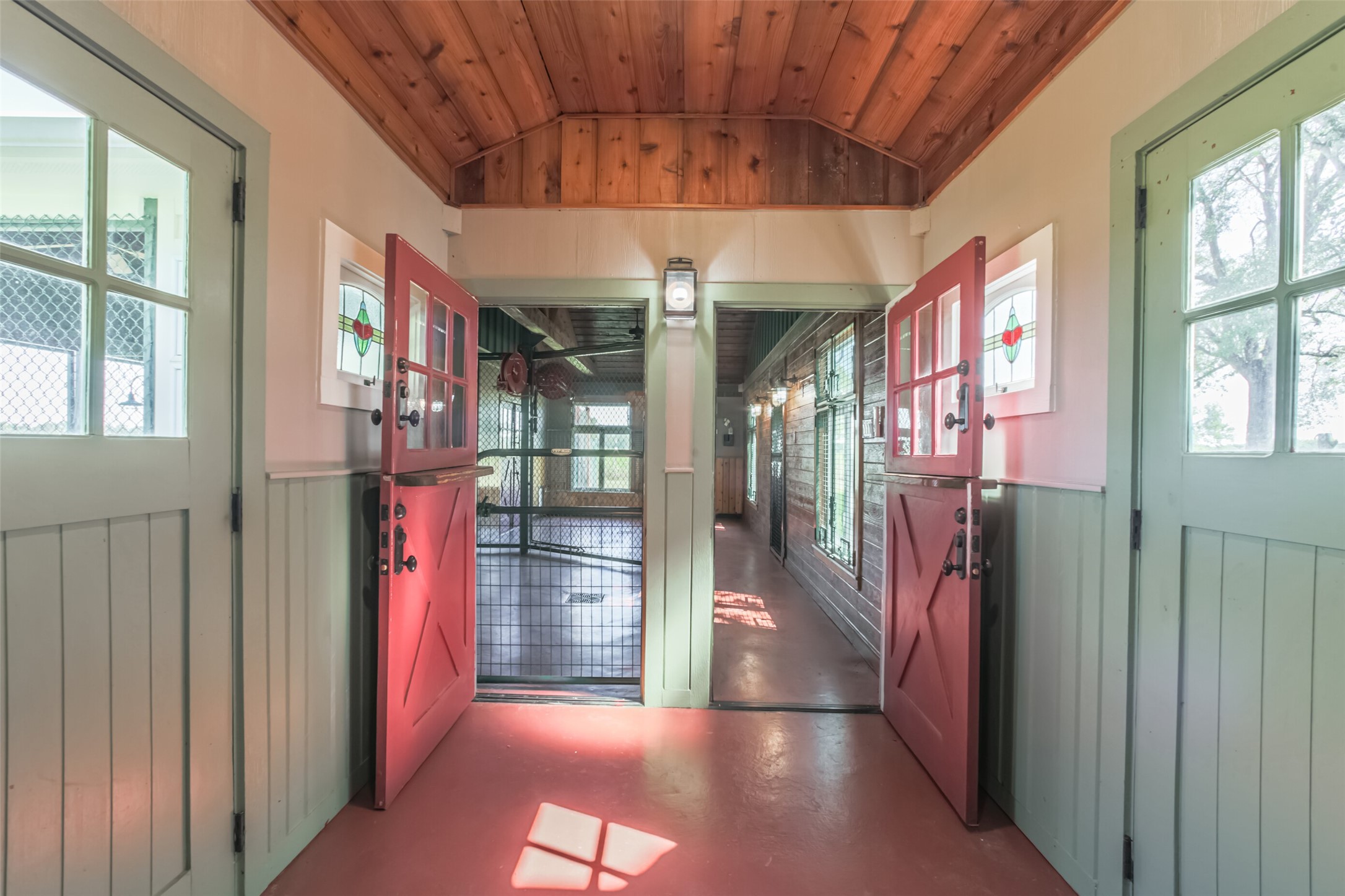 4903 Bowser Road Fulshear, TX 77441 - Photo 32 of 50 Entrance to Kennels