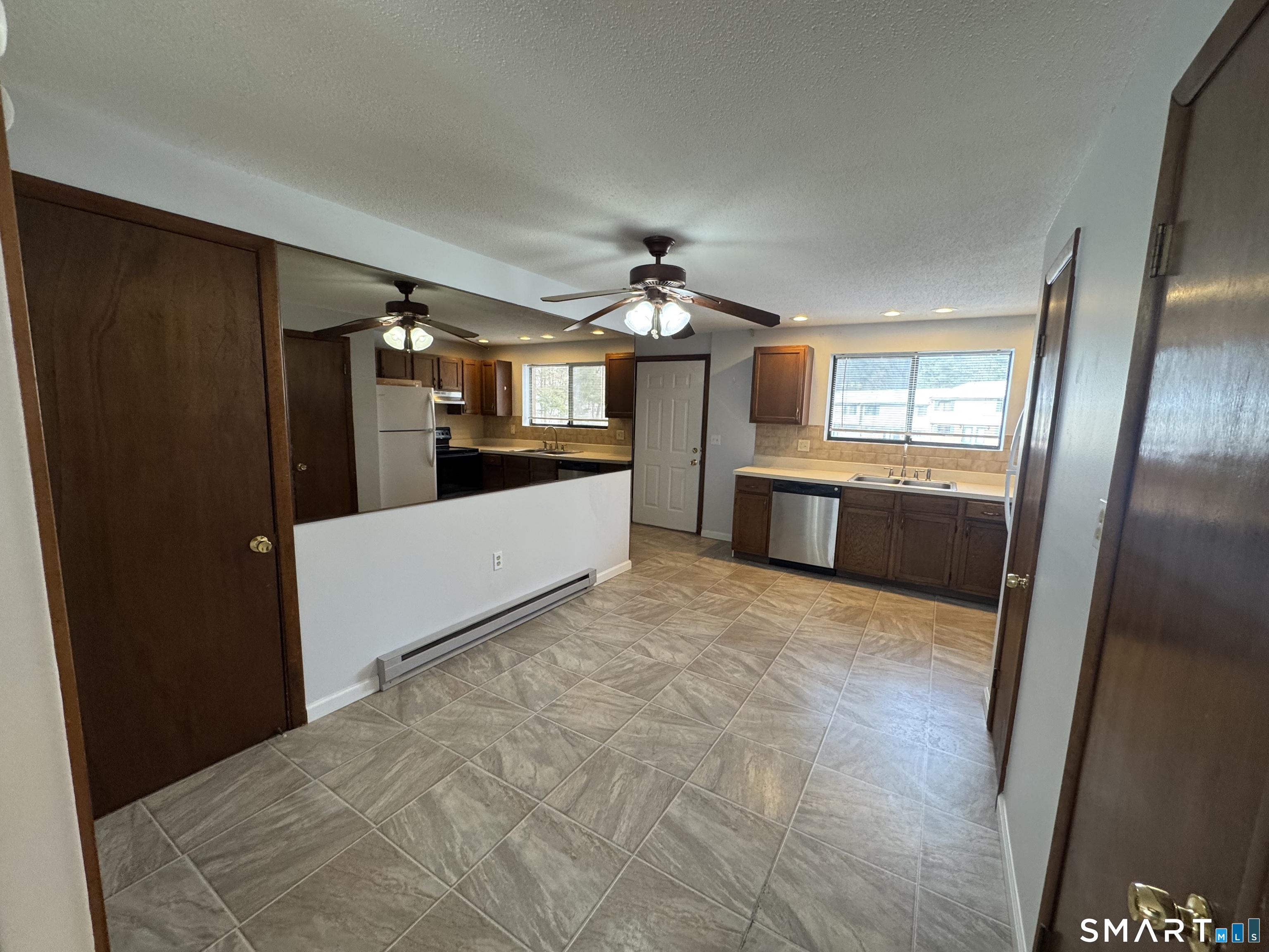 39 Horton Hill Road, Unit 10I Naugatuck, CT 06770 - Photo 2 of 17