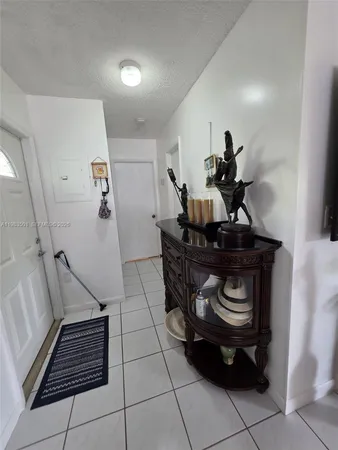 a view of entryway with furniture