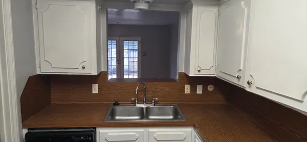 $1,400 | 5217 Arboles Drive, Unit D, Houston, TX 77035
