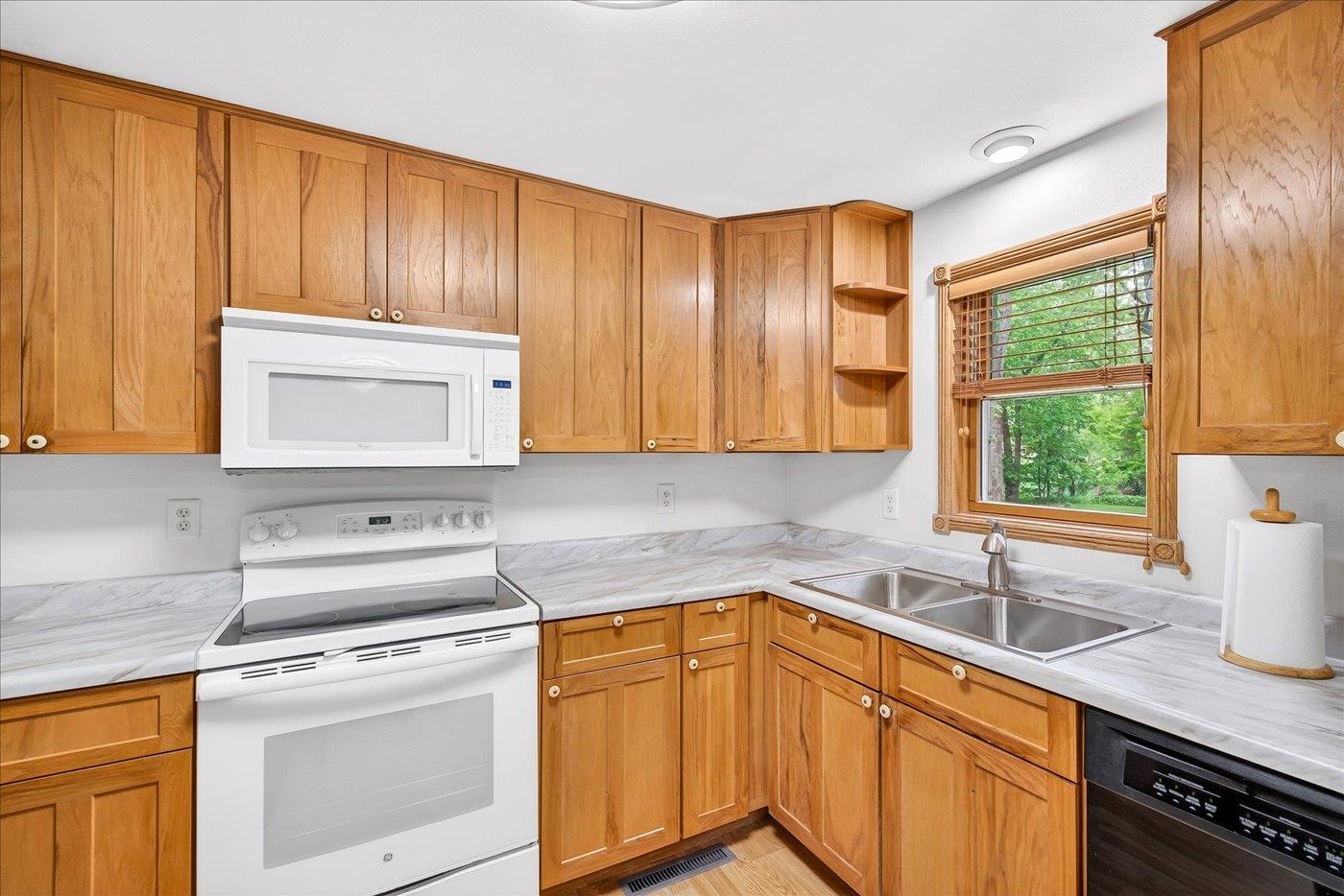 4338 South Schuman Road Orfordville, WI 53576 - Photo 17 of 63