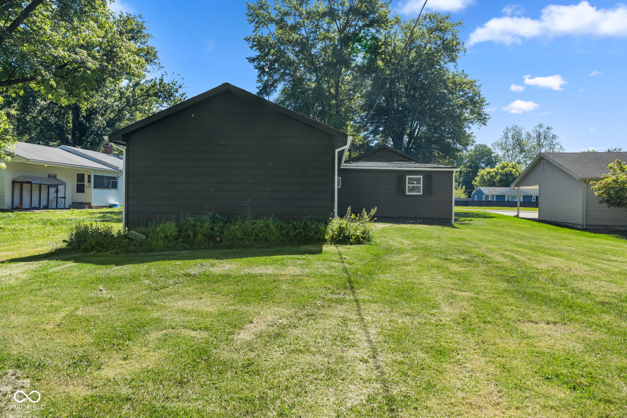 4986 Adkins Street Columbus, IN 47201 - Photo 5 of 25