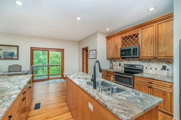 $649,000 | 1753 East Cove Circle, Lawrenceburg, IN 47025