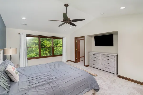 $649,000 | 1753 East Cove Circle, Lawrenceburg, IN 47025