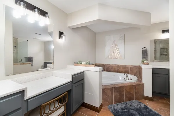 $649,000 | 1753 East Cove Circle, Lawrenceburg, IN 47025