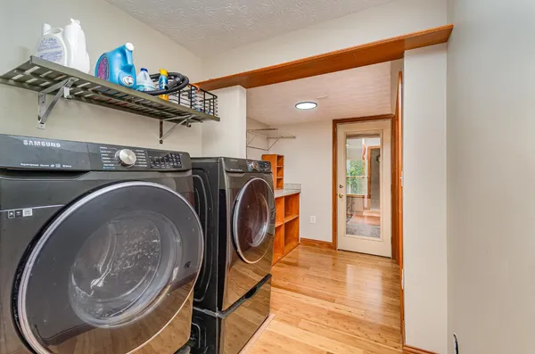 $649,000 | 1753 East Cove Circle, Lawrenceburg, IN 47025