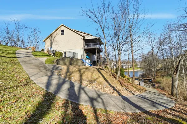 $649,000 | 1753 East Cove Circle, Lawrenceburg, IN 47025