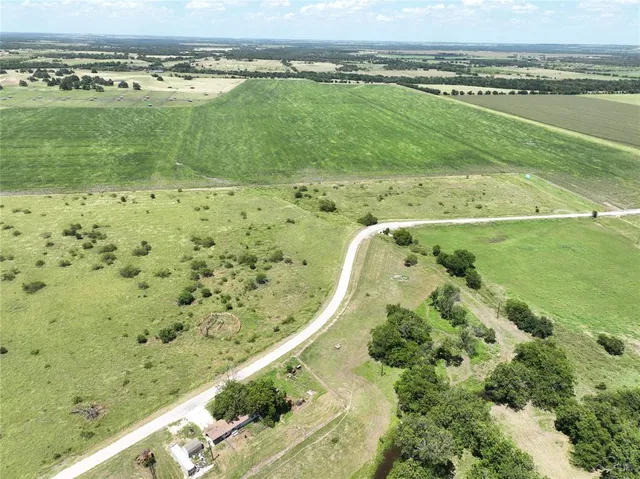 a picture of a bathroom