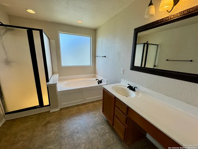 $1,700 | 8755 Sunview, San Antonio, TX 78224