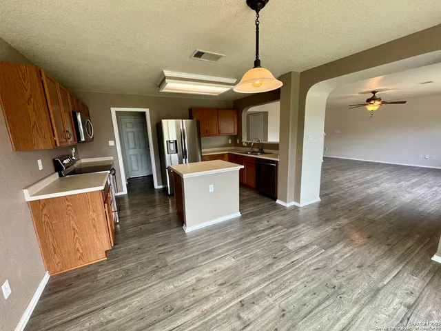 $1,700 | 8755 Sunview, San Antonio, TX 78224