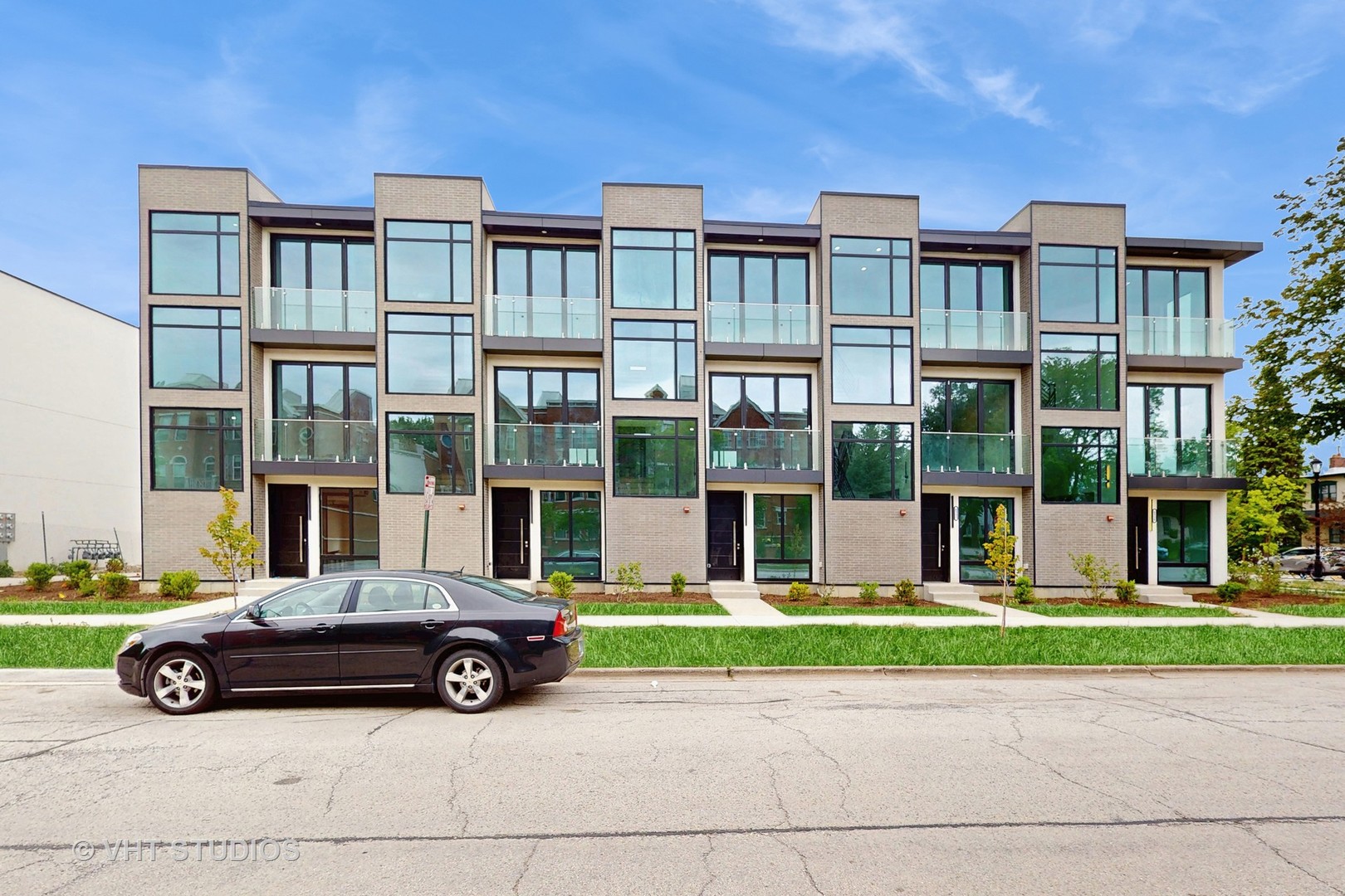 6342 Hennings Court Morton Grove, IL 60053 - Photo 3 of 59