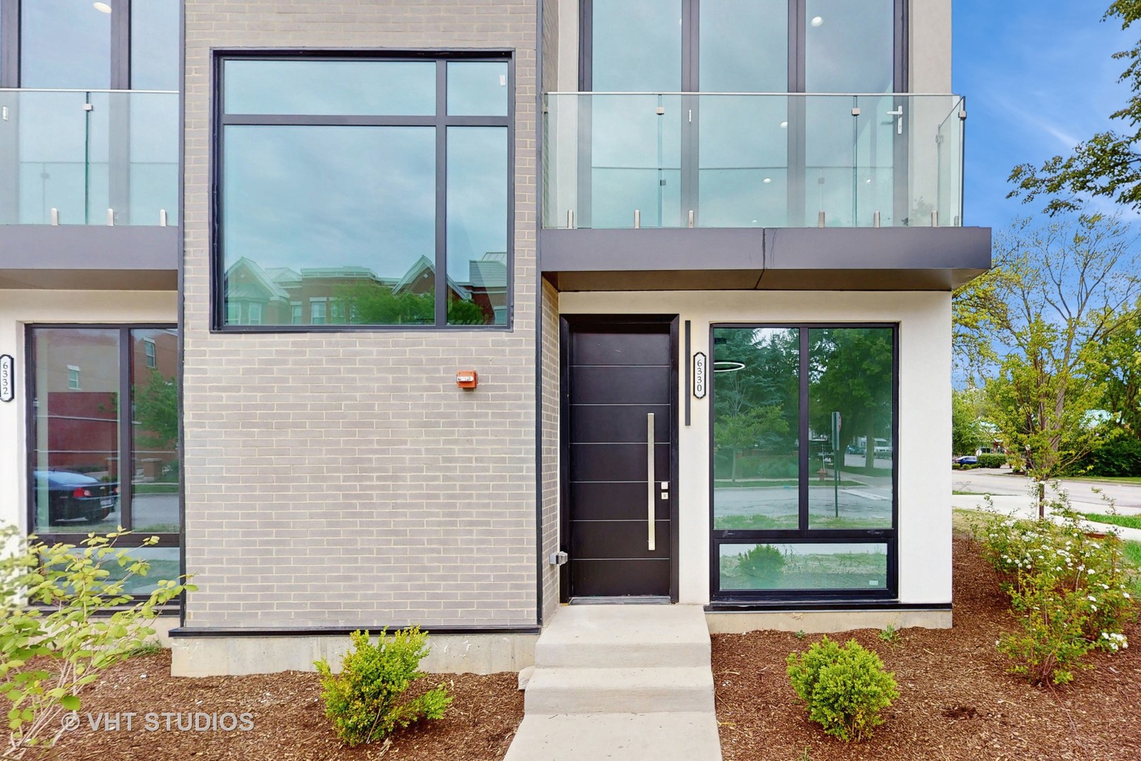 6342 Hennings Court Morton Grove, IL 60053 - Photo 4 of 59