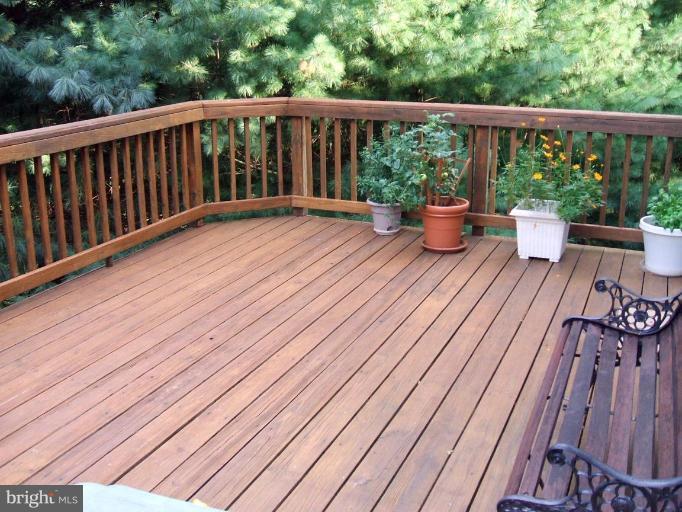 818 Brickston Road Reisterstown, MD 21136 - Photo 12 of 14 Deck