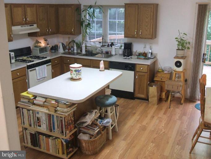 818 Brickston Road Reisterstown, MD 21136 - Photo 6 of 14 Kitchen