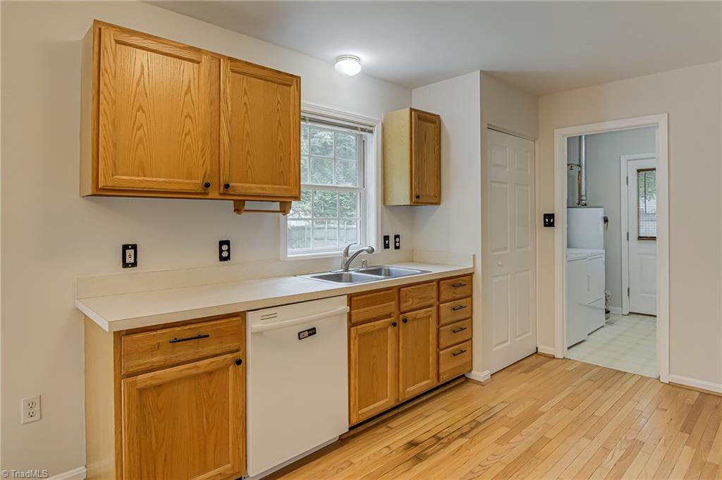 5201 Harvey Road Jamestown, NC 27282 - Photo 11 of 30