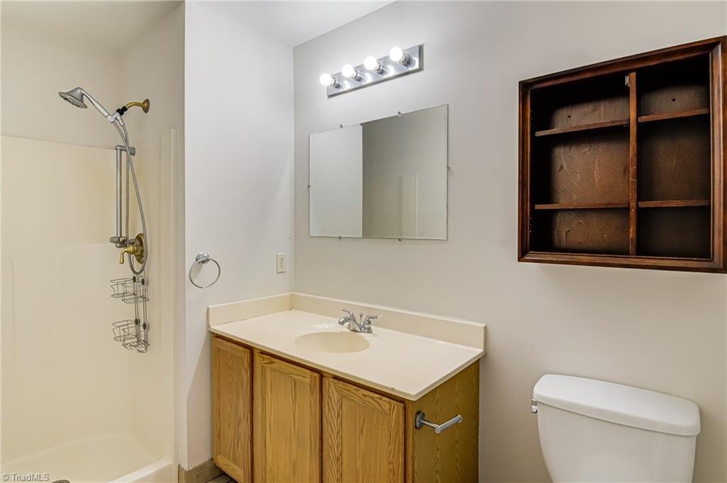 5201 Harvey Road Jamestown, NC 27282 - Photo 17 of 30