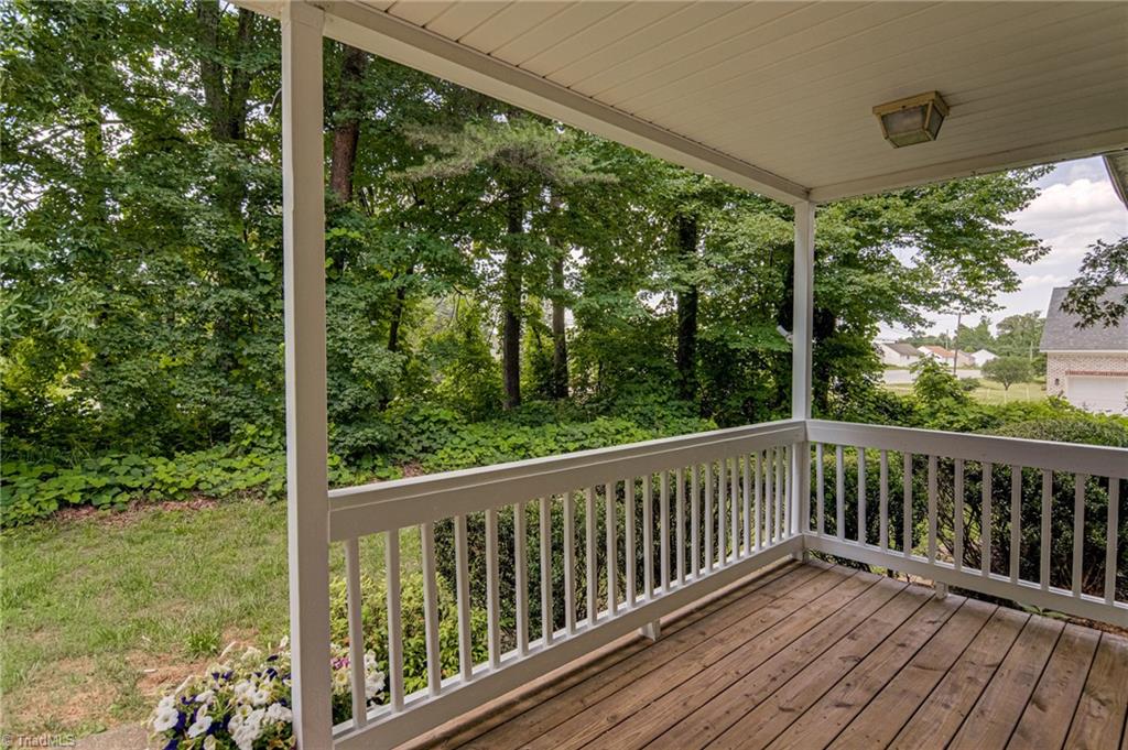 5201 Harvey Road Jamestown, NC 27282 - Photo 3 of 30