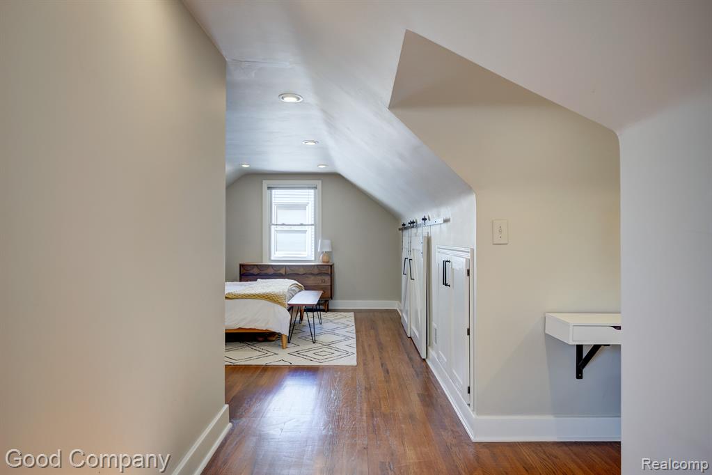 2251 Columbia Road Berkley, MI 48072 - Photo 34 of 59