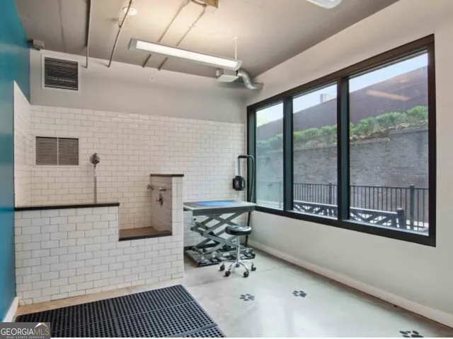 $3,950 | 3382 Peachtree Road, Unit S12, Atlanta, GA 30326