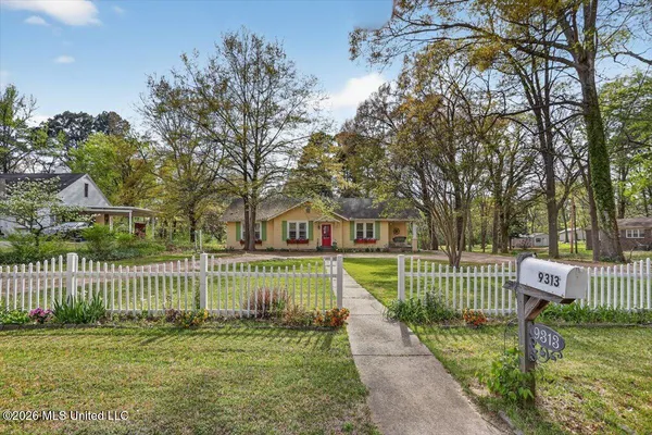 $390,000 | 9313 Pigeon Roost Road, Olive Branch, MS 38654