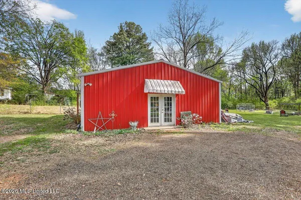 $390,000 | 9313 Pigeon Roost Road, Olive Branch, MS 38654