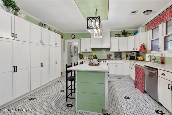 $390,000 | 9313 Pigeon Roost Road, Olive Branch, MS 38654