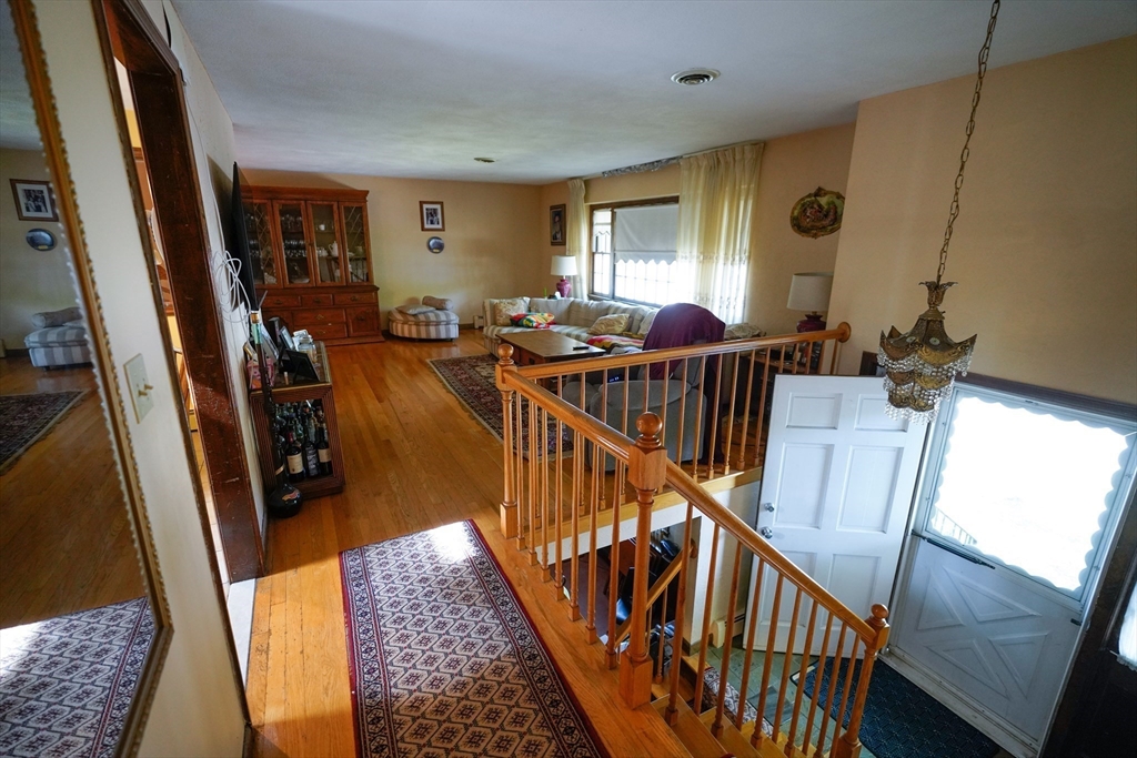 17 Old Farm Road Reading, MA 01867 - Photo 11 of 16