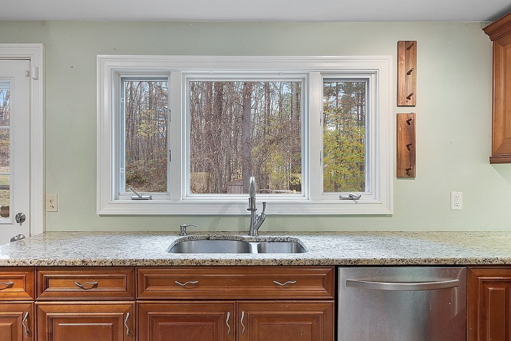 9 Kitchener Road Sterling, MA 01564 - Photo 16 of 40 Gallery Image 16