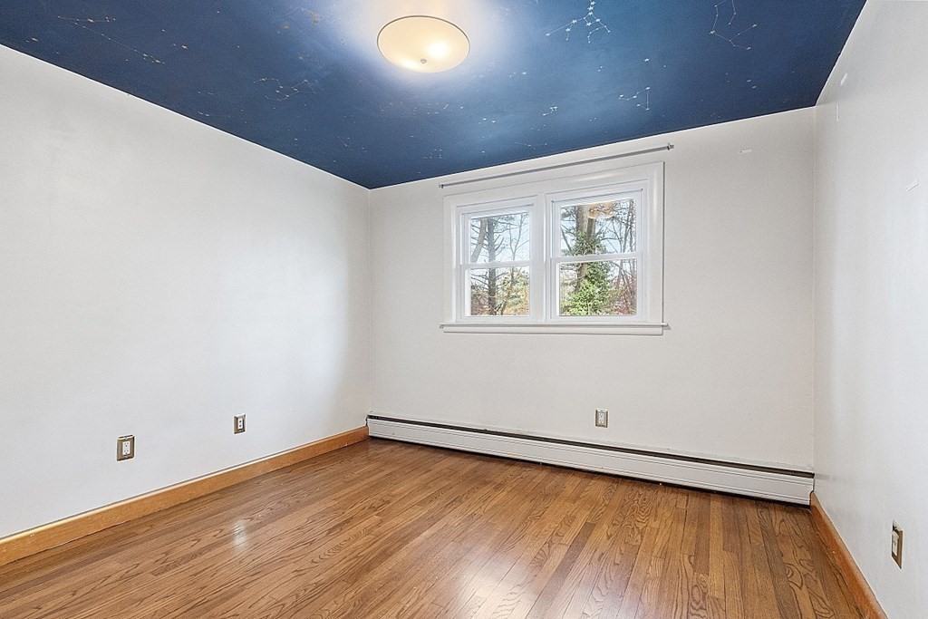 9 Kitchener Road Sterling, MA 01564 - Photo 27 of 40 Gallery Image 27
