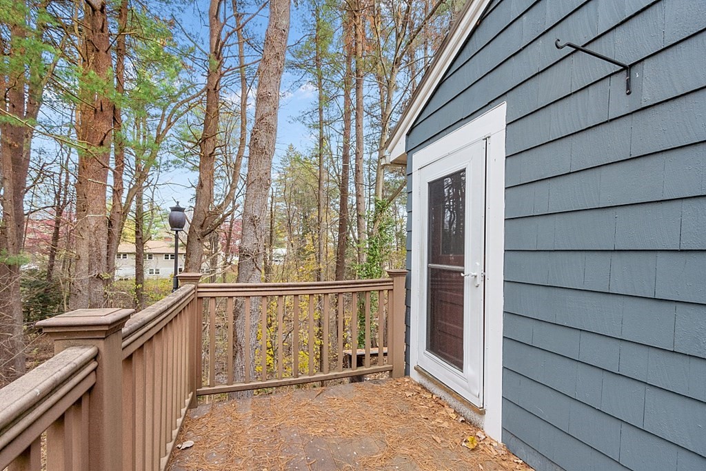 9 Kitchener Road Sterling, MA 01564 - Photo 4 of 40 Gallery Image 4