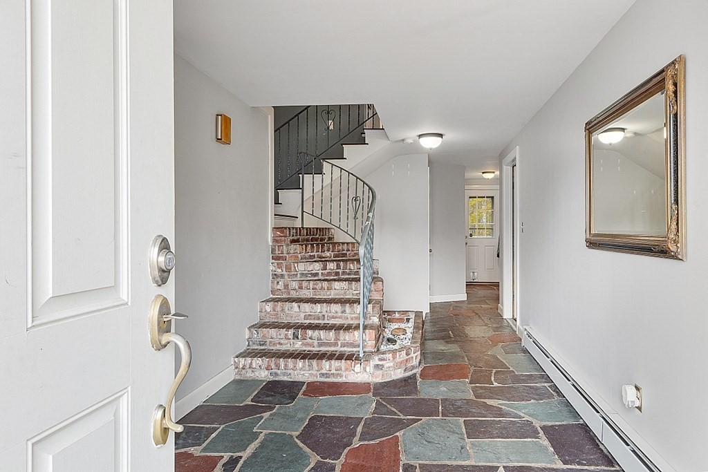 9 Kitchener Road Sterling, MA 01564 - Photo 9 of 40 Gallery Image 9