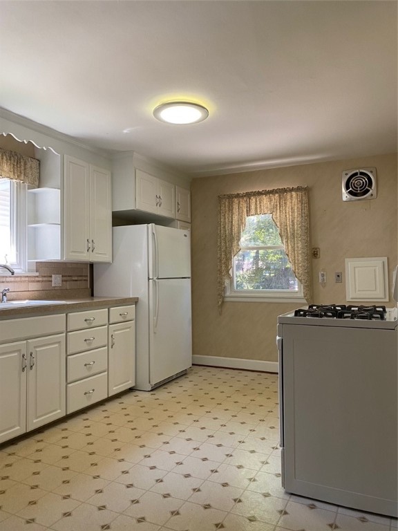 475 Gardham Road Irondequoit, NY 14617 - Photo 5 of 27