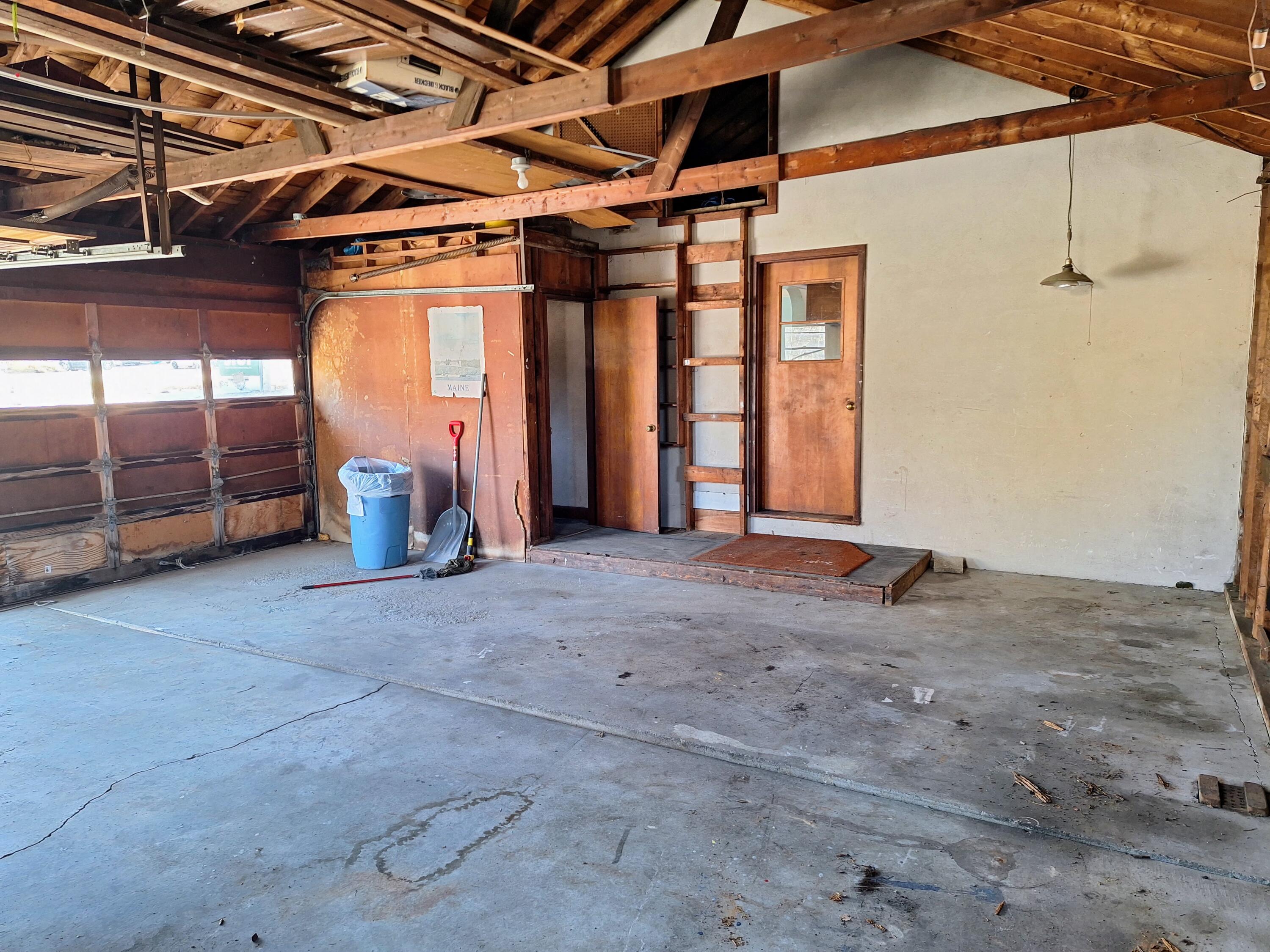 18 Gray Road Falmouth, ME 04105 - Photo 11 of 33 2 Car Garage