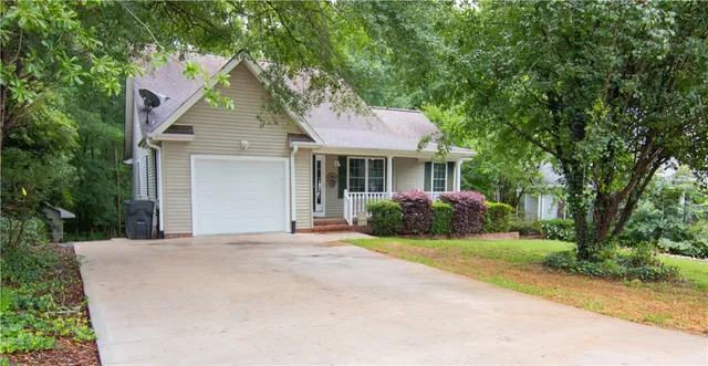 $334,000 | 124 Grand Oak Circle, Pendleton, SC 29670