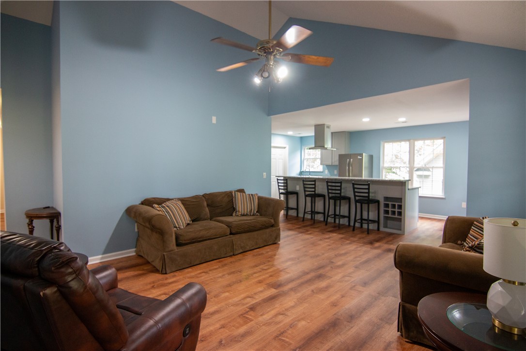 124 Grand Oak Circle Pendleton, SC 29670 - Photo 3 of 25 Gallery Image 3
