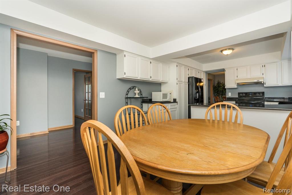 1401 Lomas Verdes Rochester Hills, MI 48306 - Photo 14 of 42