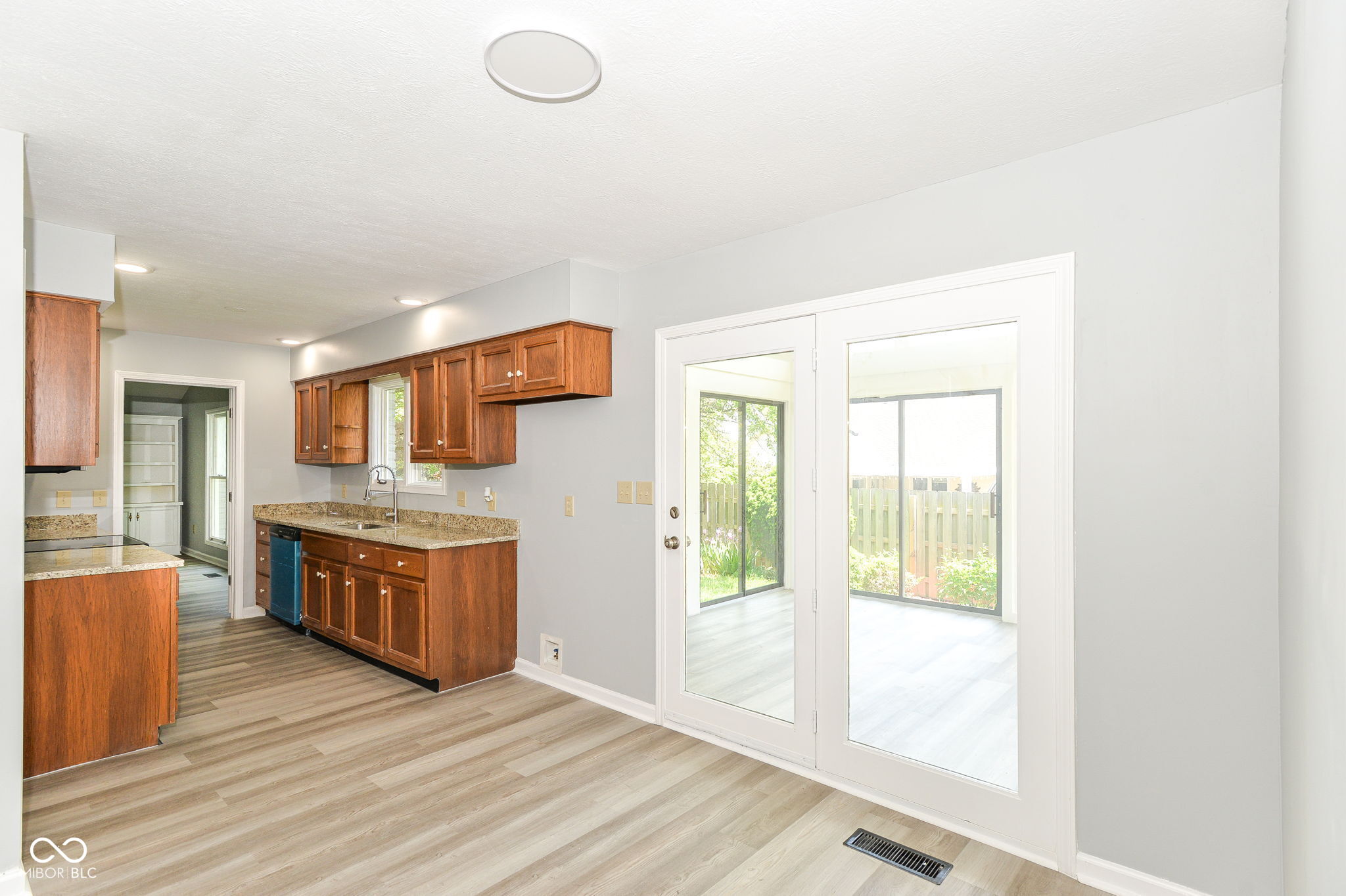 12289 Charing Cross Road Carmel, IN 46033 - Photo 11 of 32 Gallery Image 11