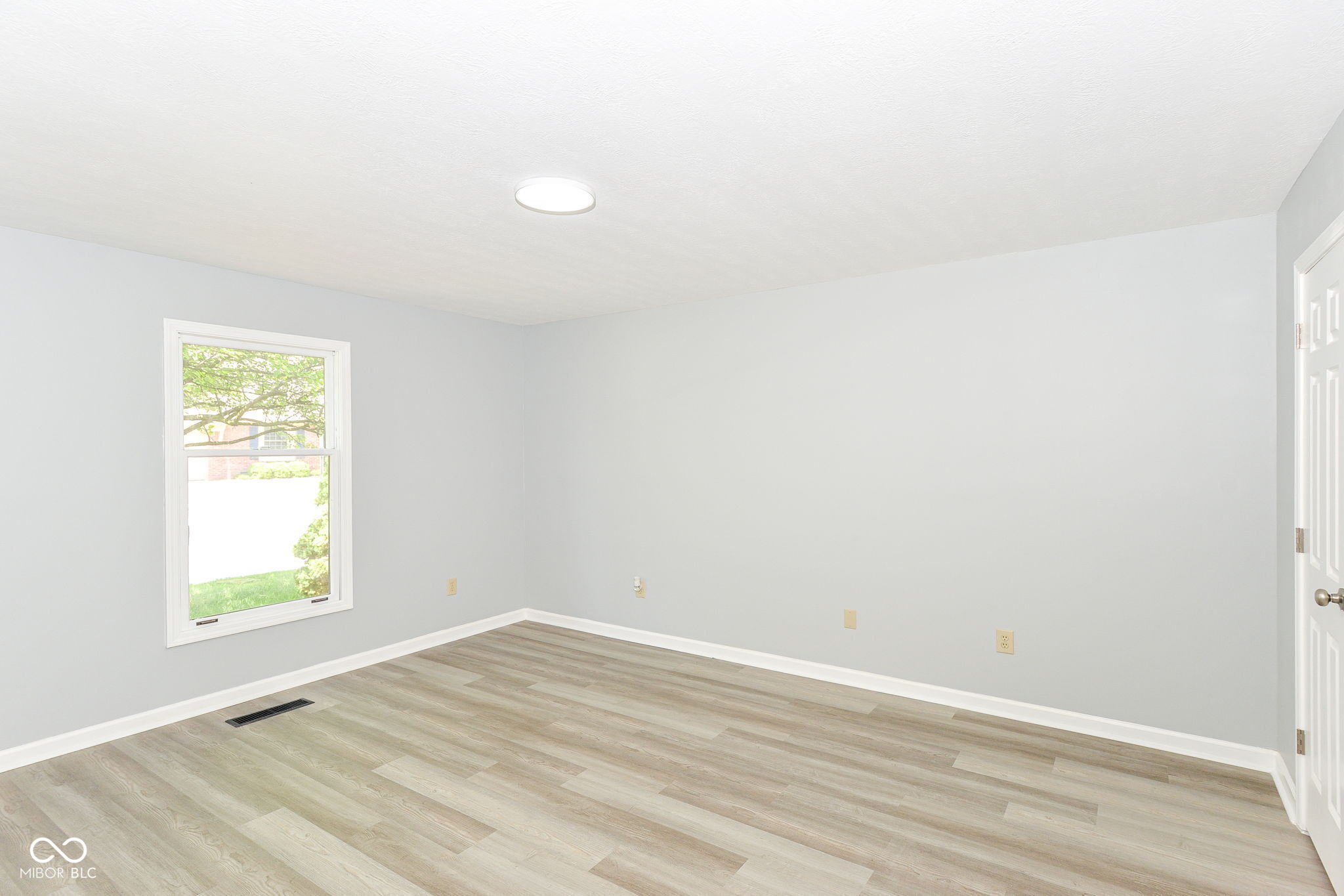 12289 Charing Cross Road Carmel, IN 46033 - Photo 14 of 32 Gallery Image 14