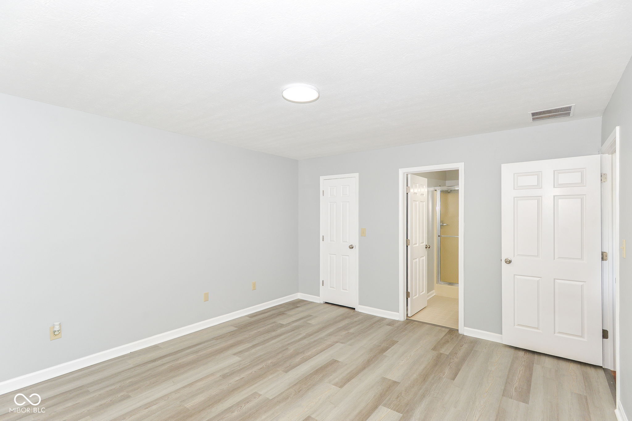 12289 Charing Cross Road Carmel, IN 46033 - Photo 15 of 32 Gallery Image 15
