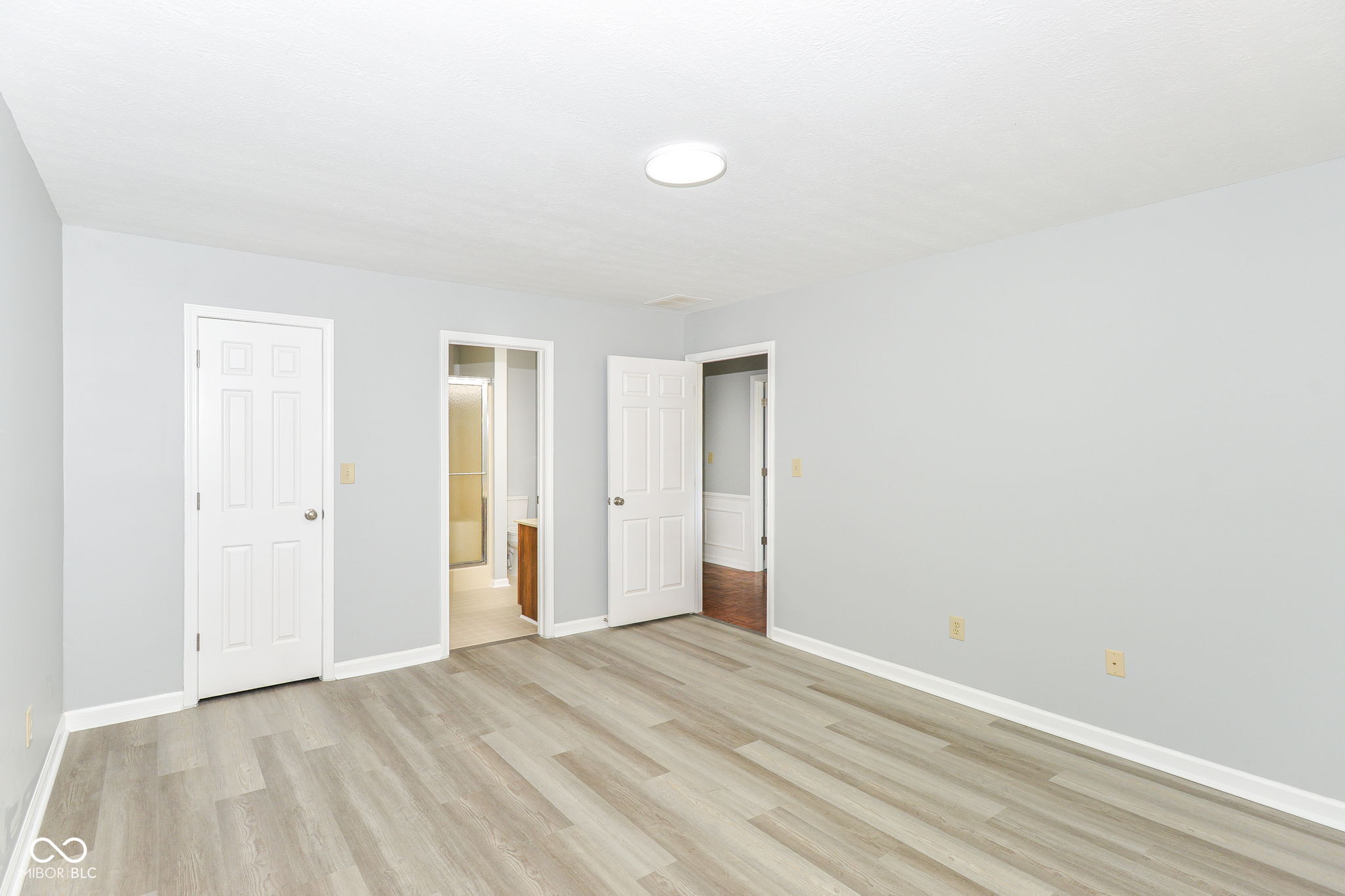 12289 Charing Cross Road Carmel, IN 46033 - Photo 16 of 32 Gallery Image 16