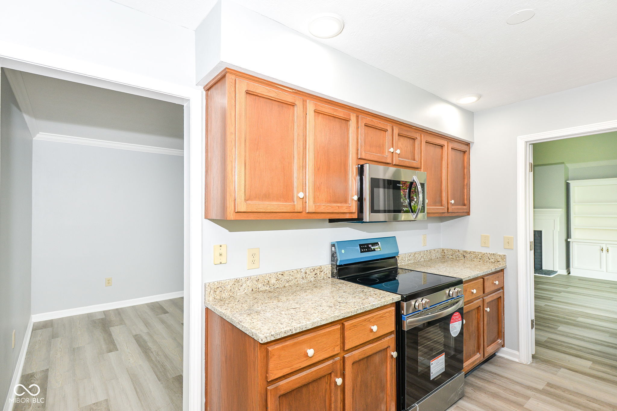 12289 Charing Cross Road Carmel, IN 46033 - Photo 10 of 32 Gallery Image 10
