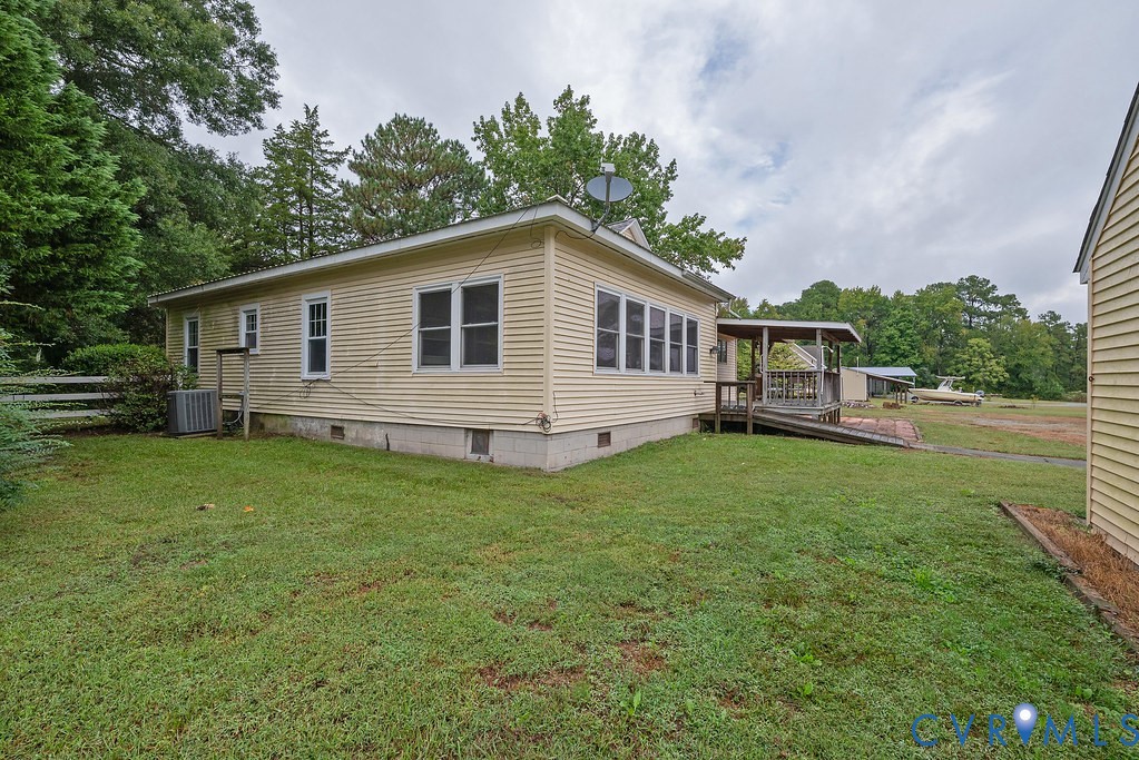 1881 Fairport Road Reedville, VA 22539 - Photo 25 of 54 Single-story residence featuring light-colored sid
